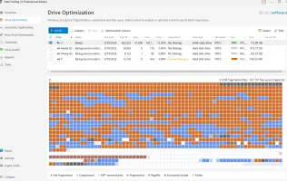 O and O Defrag: Drive optimization view with a colored fragmentation map